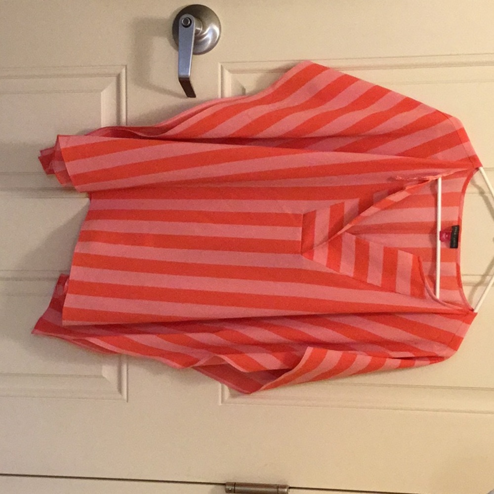 Vince Camuto Super Fun flowy top